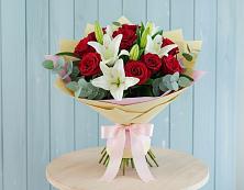 Букет цветов из:  Лилии и Розы в Манычском
