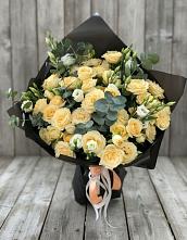 Букет цветов из:  Розы и Лизиантусы #REPLACE_PRED# Манычском