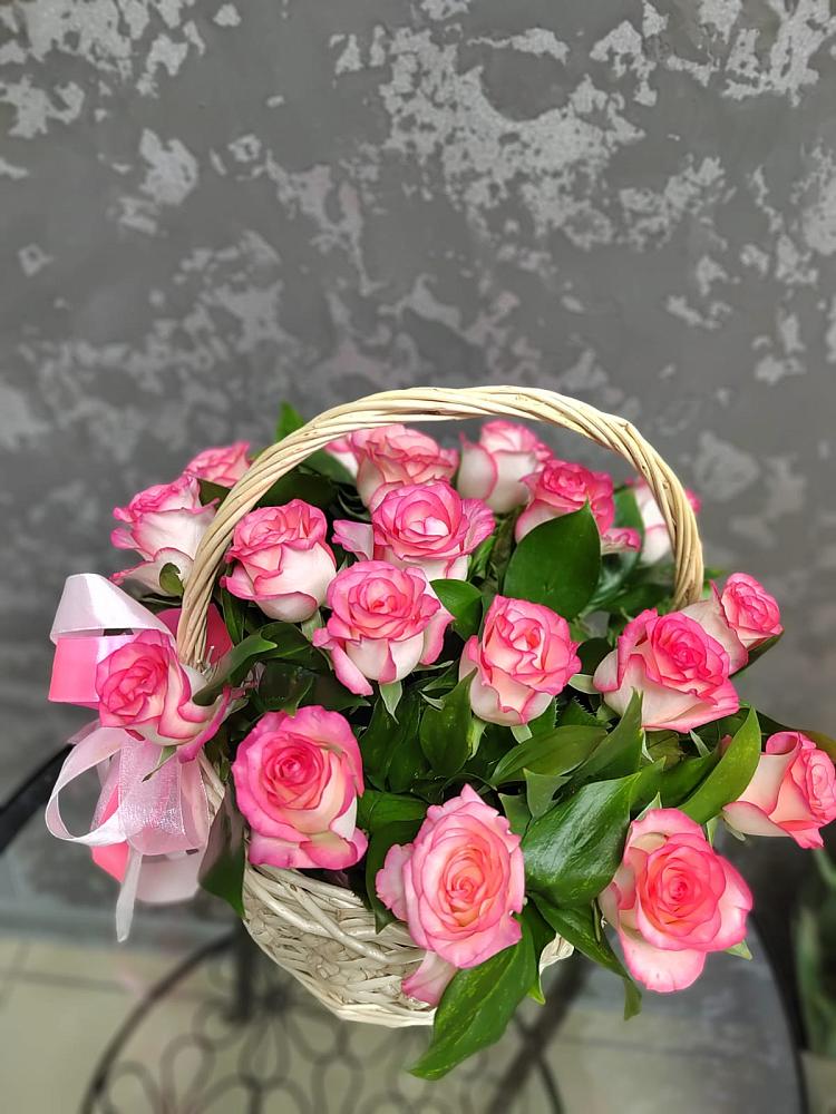 Цветочная композиция из Розы в корзине в Манычском