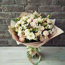 Букет цветов из:  Альстромерии, Розы и Хризантемы в Манычском