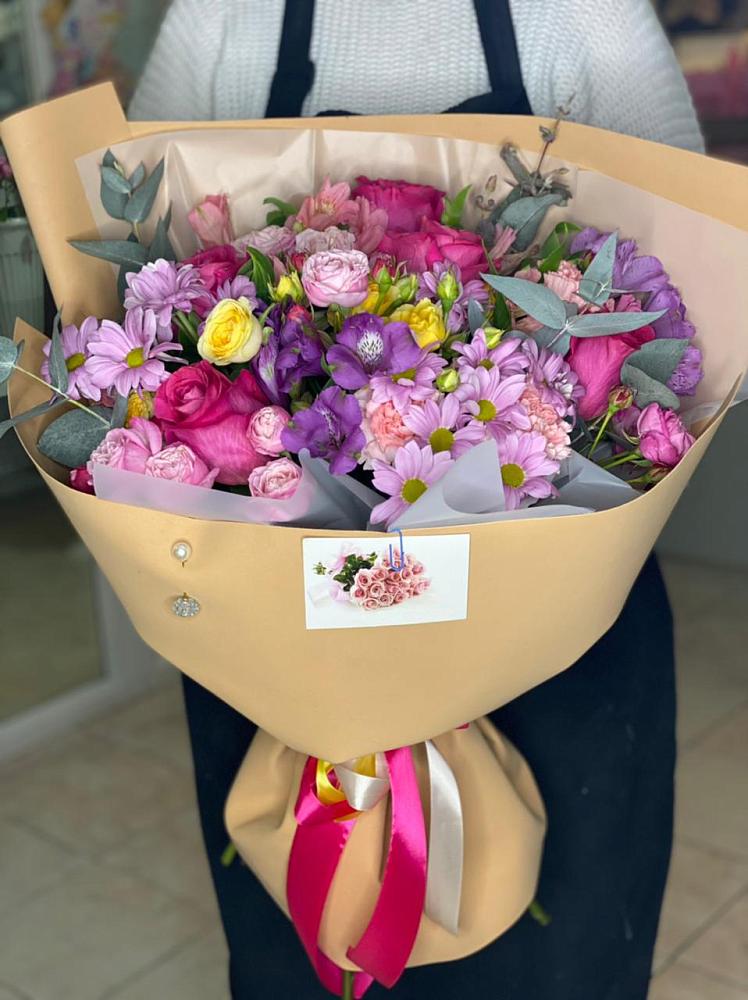 Букет цветов из: Хризантемы, Гвоздики и Альстромерии в Манычском