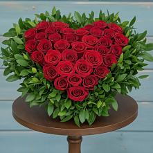 Цветочная композиция из Розы в виде сердца в Манычском