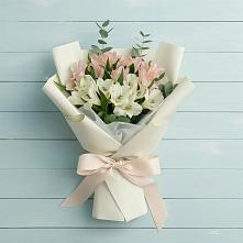 Букет цветов из:  Альстромерии в Манычском