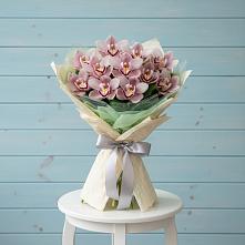 Букет цветов из:  Орхидеи и Розы в Манычском