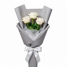 Букет 3 белые розы в Манычском