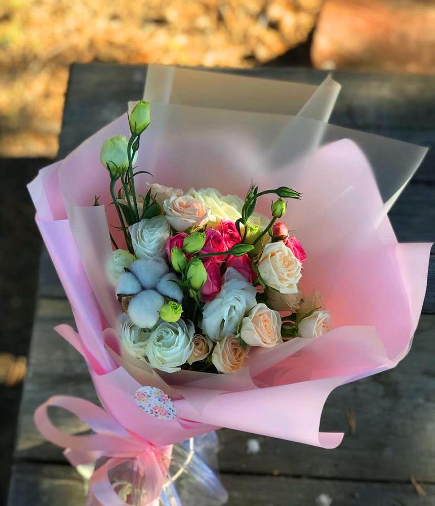 Букет цветов из: Розы и Лизиантусы в Манычском