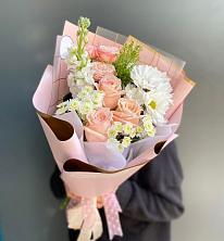 Букет цветов из:  Хризантемы и Розы в Манычском