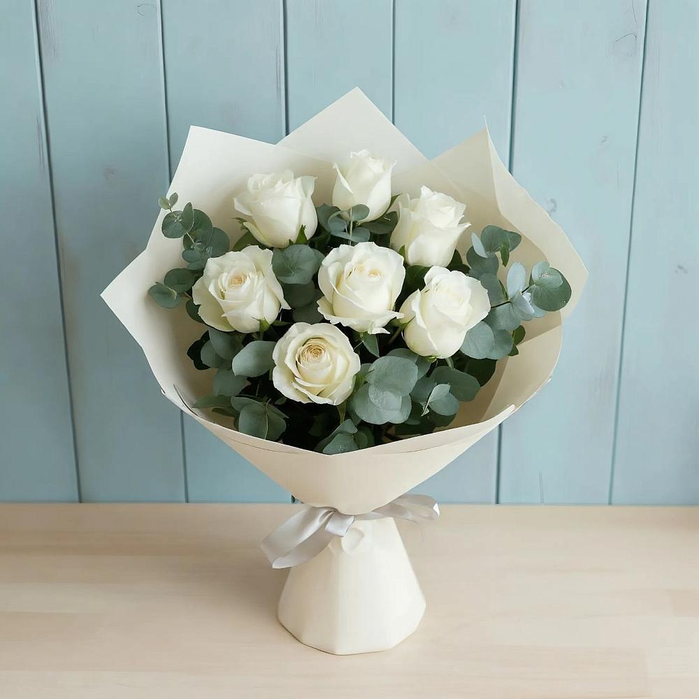 Букет Белые розы в Эвкалипте в Манычском