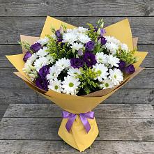 Букет цветов из:  Ирисы, Хризантемы и Ромашки в Манычском
