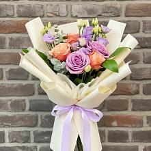 Букет цветов из:  Лизиантусы и Розы #REPLACE_PRED# Манычском