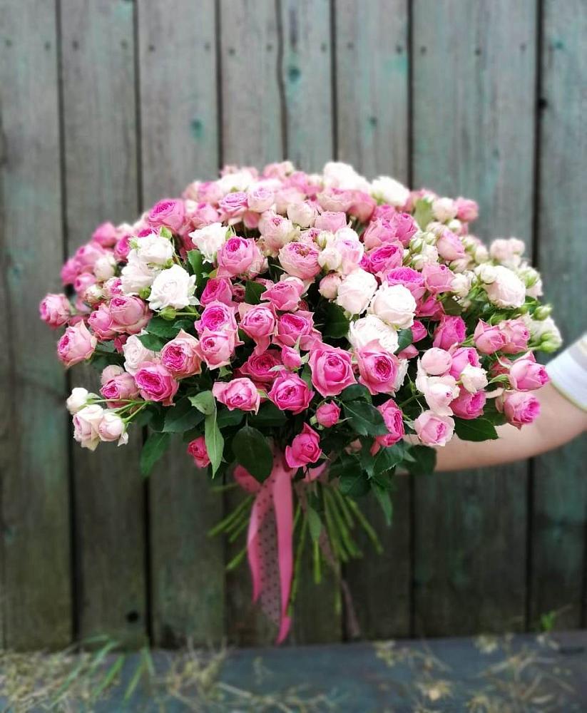 Букет Розовые кустовые розы Натали и Лав Лидия в Манычском