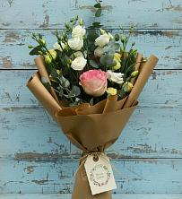 Букет цветов из:  Розы и Лизиантусы в Манычском