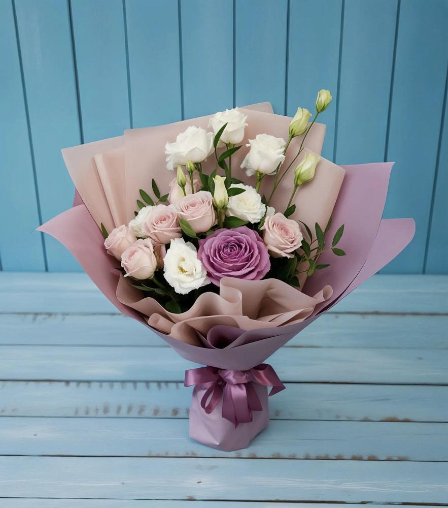 Букет цветов из: Розы и Лизиантусы в Манычском